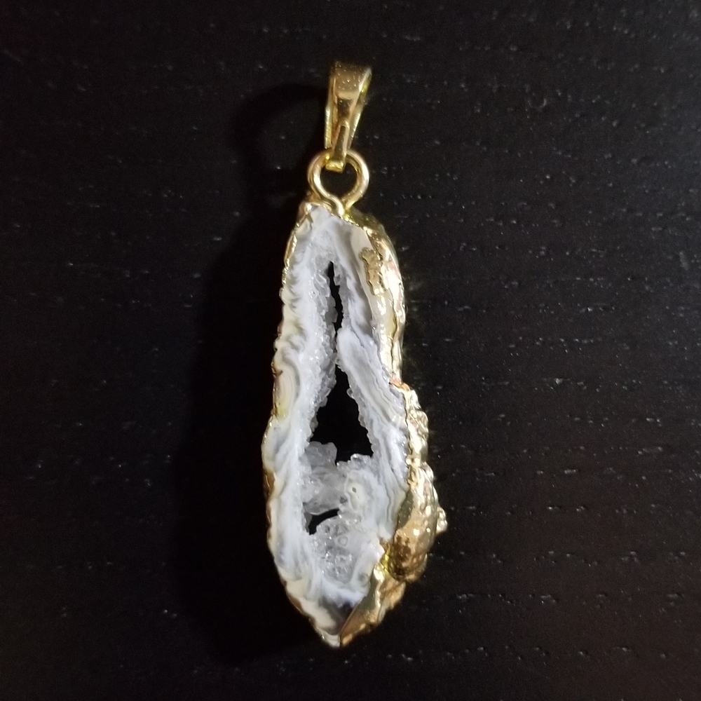 Natural Agate Drusy Necklace - Picture 3 of 9